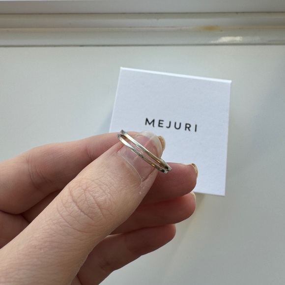 Mejuri wishbone ring set - white gold and diamonds - Picture 5 of 9